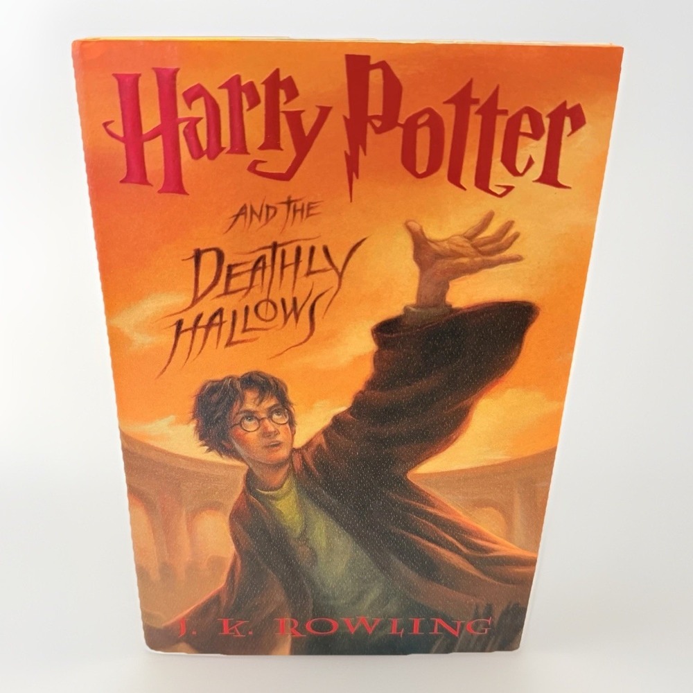 Harry Potter And the Deathly Hallows First Edition July 2007 Book HC DJ Vintage